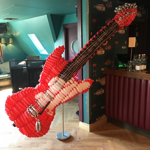 balloon model guitar