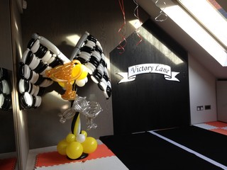 balloon chequered flag