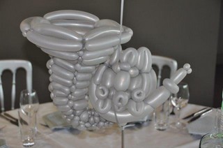 balloon french horn