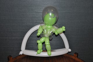 balloon model space alien