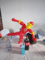 balloon model superheroe table centrepiece