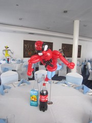 balloon model superheroe table centrepiece