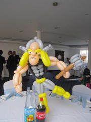 balloon model superheroe table centrepiece