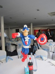 balloon model superheroe table centrepiece