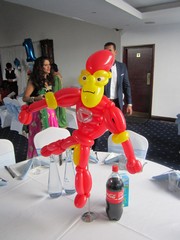 balloon model superheroe table centrepiece