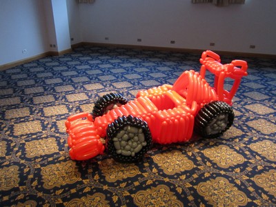 balloon f1 car