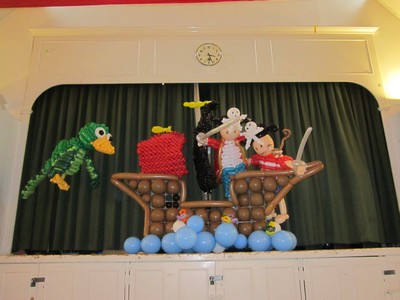 balloon model pirate ship