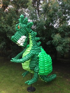 balloon dragon decoration