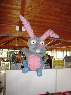 balloon easter bunny