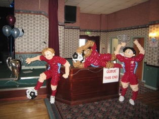 balloon football players