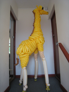 balloon giraffe