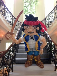 balloon model pirate